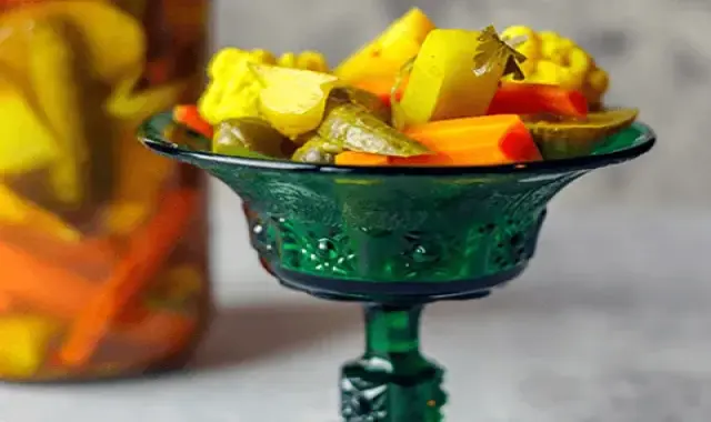 ترشی خانگی گل کلم؛ مخلوط شیشه ای دبه ای 2 طعم نمکی فلفلی