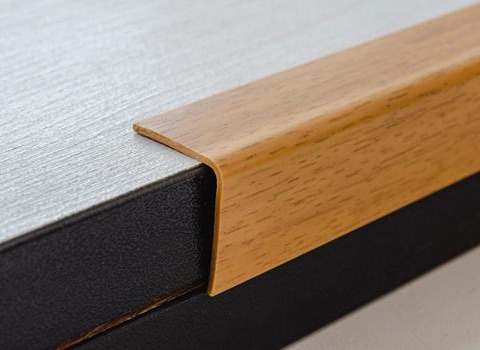 قیمت خرید نبشی پلاستیکی پله + عکس