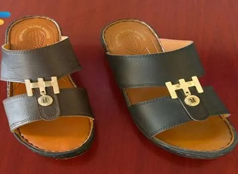 دمپایی صندل عربی مردانه؛ پسرانه 2 رنگ قهوه ای مشکی کفی استاندارد رویه چرم Slippers