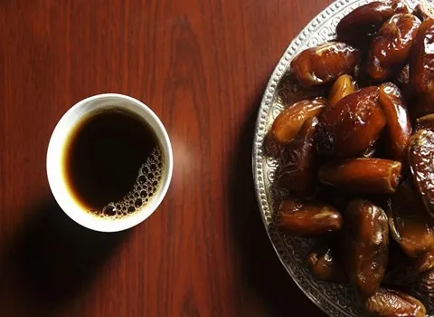 شیره خرما طبیعی؛ قهوه ای تیره 1000 گرمی حاوی مواد معدنی