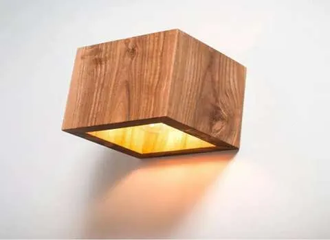 لوستر دیواری چوبی در جدید ترین طرح های موجود در بازار