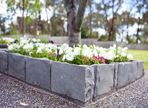 سنگ جدول؛ بتنی گرانیتی تراورتن سفید کرمی (10*40*50  8*30*40) سانتی متر