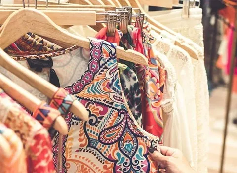 پوشاک زنانه عمده مشهد؛ دوخت استاندارد بادوام مدرن تولید iran