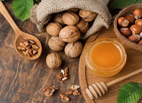 گردو پکان پایه کوتاه؛ پوست کاغذی 10 کیلوئی بسته بندی پلاستیکی