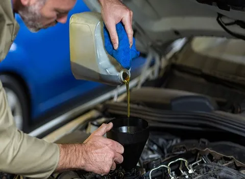 قیمت خرید روغن موتور عالی + عکس