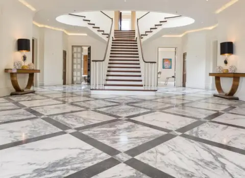 سنگ مرمریت هرسین کرمانشاه؛ مات براق رنگ (کرم سفید صدفی) نما ساختمان