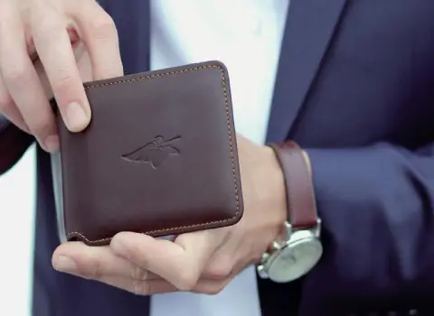 کیف پول مردانه اسپرت؛ مرغوب ماندگاری بالا طرح سنتی مدرن wallet