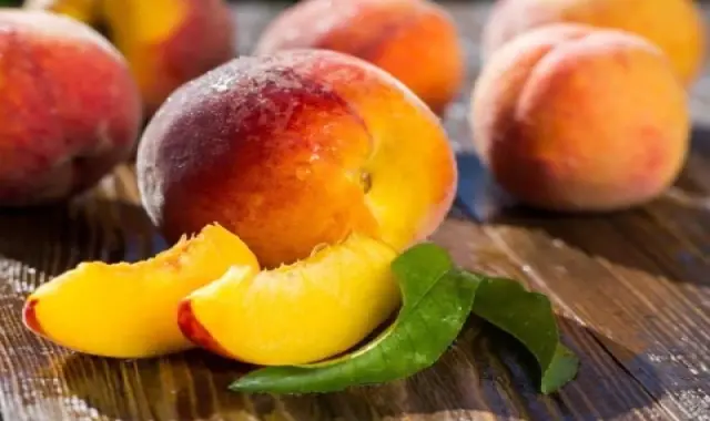 هلو تهران؛ شیرین تازه آبدار حاوی آنتی هیستامین فیبر Vitamin