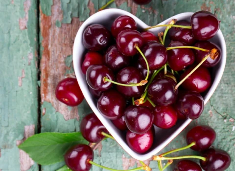 گیلاس در میدان تره بار شیراز | خرید با قیمت ارزان