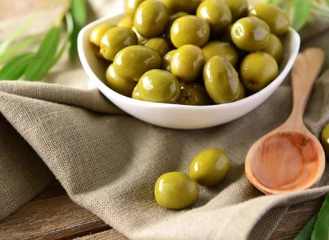 زیتون شور رودبار؛ سیاه سبز رفع کم خونی پوکی استخوان