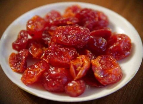 آلو قرمز خشک؛ بافت گوشتی (ترش شیرین) بسته بندی 1 کیلوگرمی