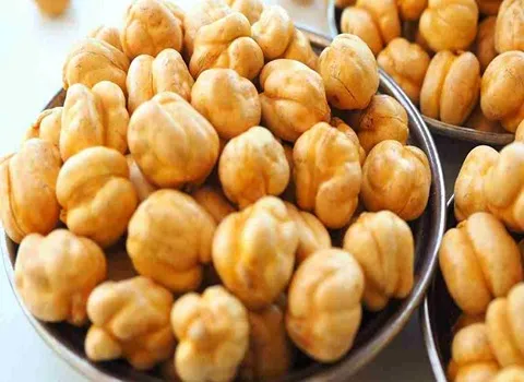 نخودچی خام؛ تازه درشت طبع گرم حاوی منیزیم Protein