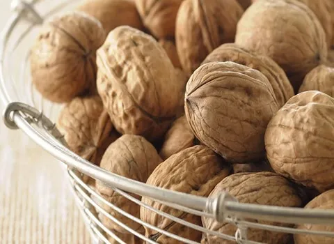 گردو هیبریدی؛ کلسیم پتاسیم آهن منیزیم کاهش کلسترول خون