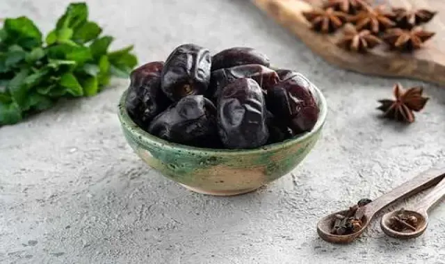خرما و هر چیزی که باید در مورد آن بدانید/ انواع، فواید و مزایا