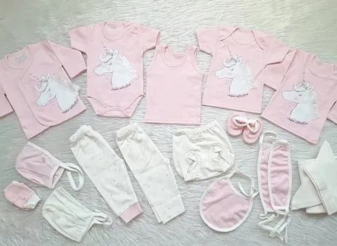 لباس بیمارستانی نوزاد دختر؛ سفید صورتی 2 جنس ابریشمی پشمی