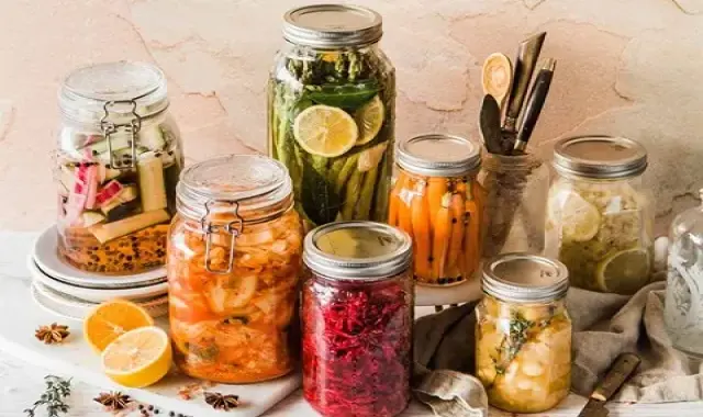 طرز تهیه ترشی مخلوط خانگی و نکات نگهداری آن