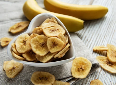 فواید استفاده از موز خشک + نحوه خشک کردن بدون سیاه شدن