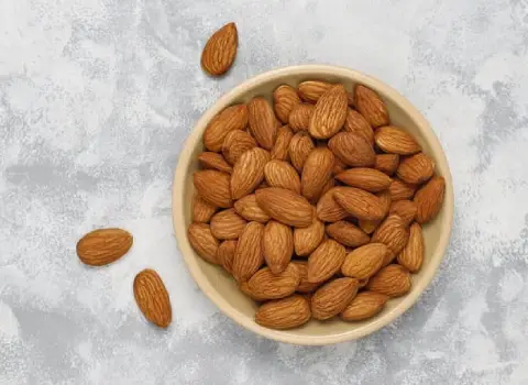 بادام درختی بدون پوست؛ خام بو داده درمان مشکلات گوارشی قلبی حاوی phosphorus