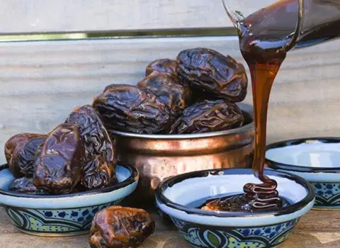 شیره خرما در مشهد؛ قند طبیعی ارگانیگ درمان کم خونی