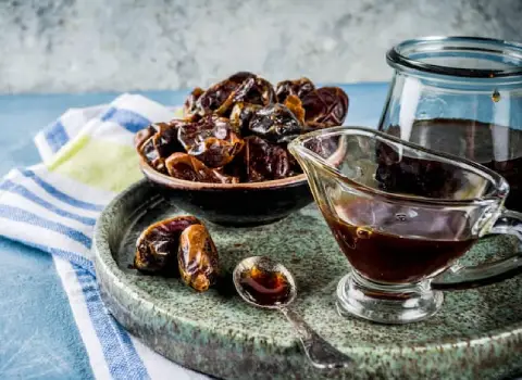 شیره خرما برای کم خونی؛ اسید فولیک کلسیم (Vitamin C D) انرژی بخش