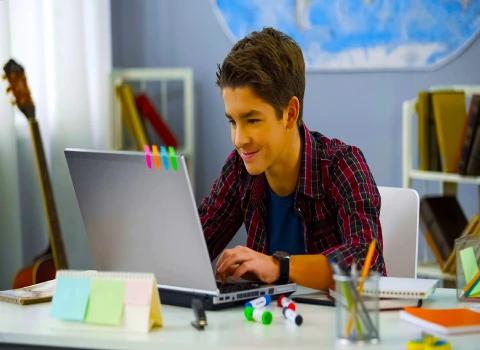 22 مورد از بهترین شغل های پردرآمد برای نوجوانان | کسب و کارهای مناسب زیر 18 سال