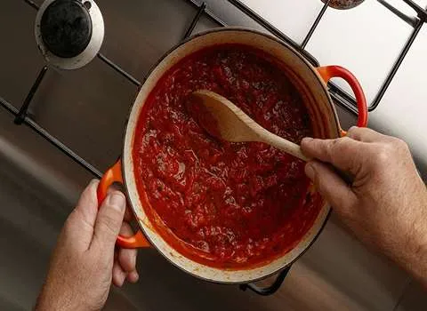 رب گوجه فرنگی سانتین؛ چاشنی طعم دهنده خون ساز استحکام لثه