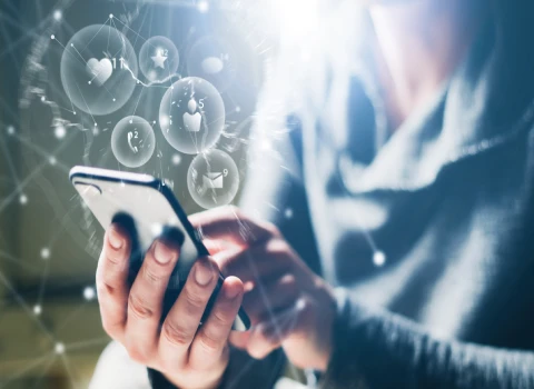 کار اینترنتی با گوشی بدون هزینه ثبت نام و 4 نکته کلیدی در مورد آن