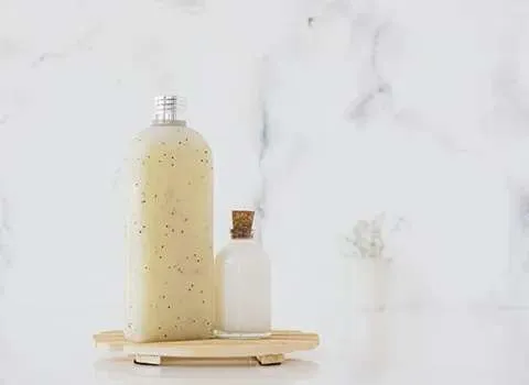 شامپو مو ضد زردی (شوینده) تقویت مو 1000 گرمی موهای اسیب دیده تولید Iran