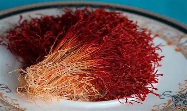 زعفران زرد طلایی؛ نگین سرگل پوشال حاوی (20 50%) سافرانال