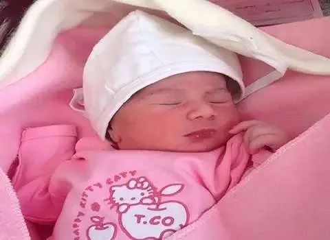 لباس بیمارستانی نوزاد؛ پنبه بدون دکمه سایز (1 2 3) پاپوش سرهمی کلاه