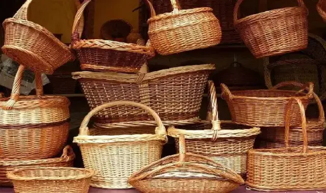 سبد حصیری قدیمی؛ قهوه ای ساده دسته دار 3 نوع پلاستیکی پارچه ای چوبی