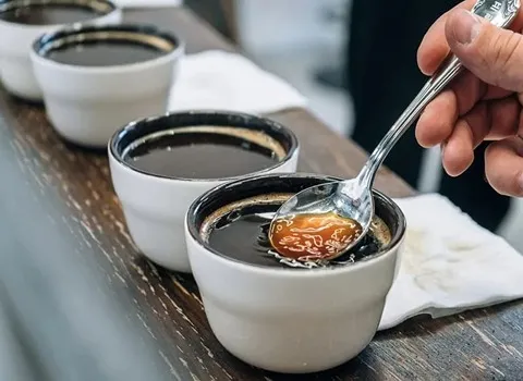 شیره خرما برای حلوا؛ قوطی شیشه ای حاوی کلسیم آهن (500 300) گرمی