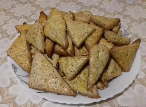 کلوچه سنتی زیره؛ لوزی طبع گرم تقویت قوای بدن Khuzestan