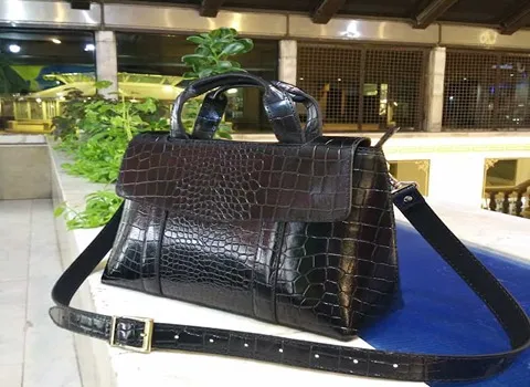 کیف چرم زنانه جدید؛ دوشی مجلسی 3 رنگ (مشکی قهوه ای قرمز)