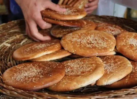 کلوچه ملایر؛ ارگانیک 2 طعم (وانیلی میوه ای) wheat flour