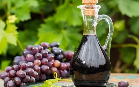 قیمت خرید سرکه انگور تاکستان + خواص، معایب و مزایا