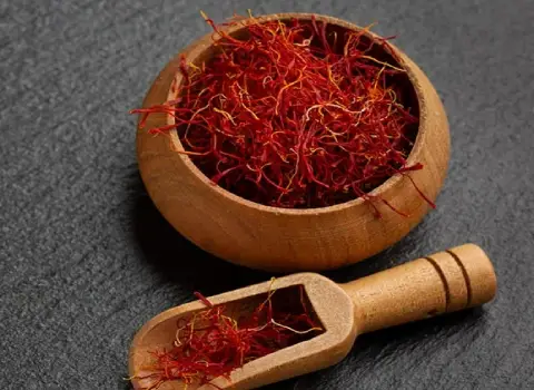 زعفران یک مثقالی قائنات؛ تقویت حافظه رشد مو طعم رنگ عالی