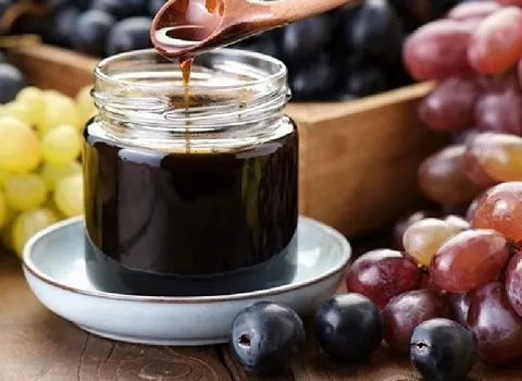 طرز تهیه شیره انگور به روش سنتی و فواید بی نظیر آن در بدنسازی