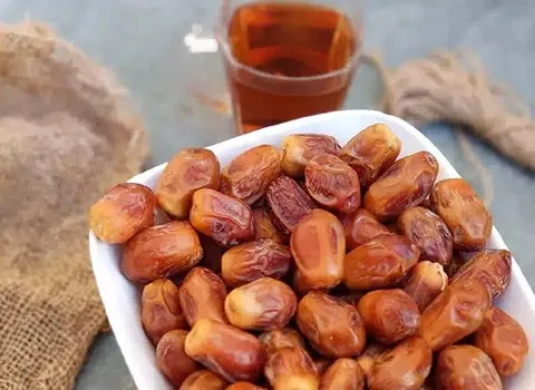 قیمت خرما پیارم بسته بندی