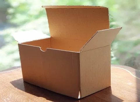 جعبه مقوایی کوچک؛ تنوع مدل و رنگ وزن سبک ضربه گیر مناسب برای حمل وسایل