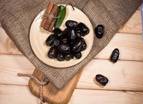 خرما مضافتی؛ استوایی گوشتی نرم ویتامین (B Omega3)