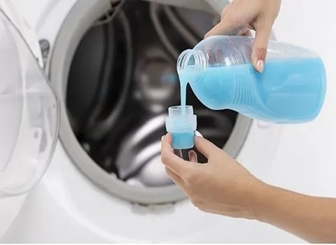 مایع لباسشویی حاوی نرم کننده یکی از محصولات مهم در صنعت شوینده