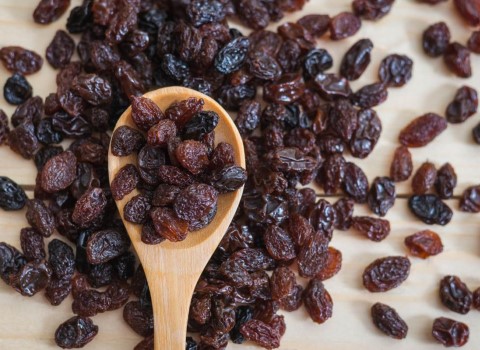 کشمش گله؛ درمان کم خونی 2 نوع طبیعی صنعتی Brown