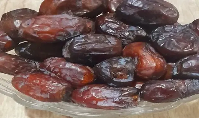 قیمت خرید خرما کلوته بم + تست کیفیت