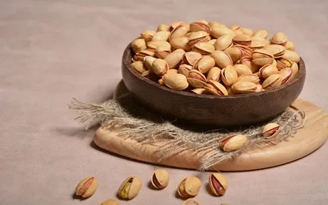 پسته خندان نمکی؛ زعفران گلپر (طبع گرم) دامغان رفسنجان