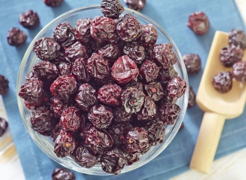 طرز تهیه آلبالو خشک با طعم عالی به روش سنتی و بازاری