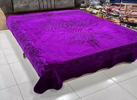 پتو گلبافت بنفش انتخابی کاملاً شیک و مدرن برای خانه و دکوراسیون داخلی