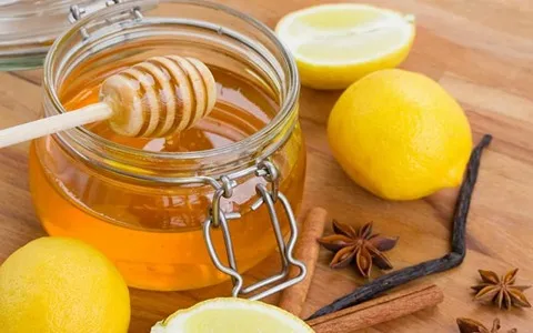 عسل چند گیاه اعلا؛ کوهی طبع گرم بسته بندی 1 کیلویی