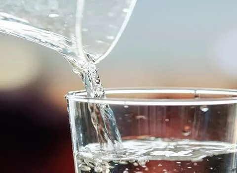 قیمت آب مقطر اصفهان + پخش تولیدی عمده کارخانه