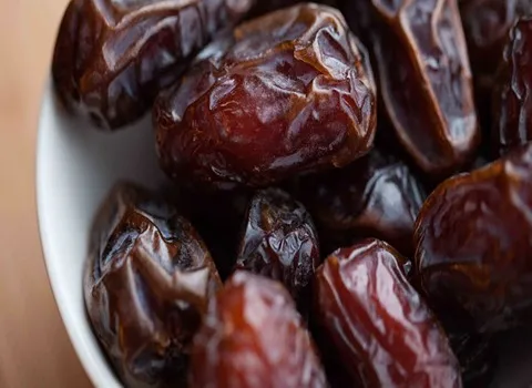 قیمت خرید خرما کبکاب از تولید به مصرف به صورت عمده و فله